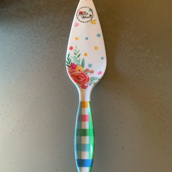 The Pioneer Woman, NEW Cake Stand with Cake Cutter. 100...